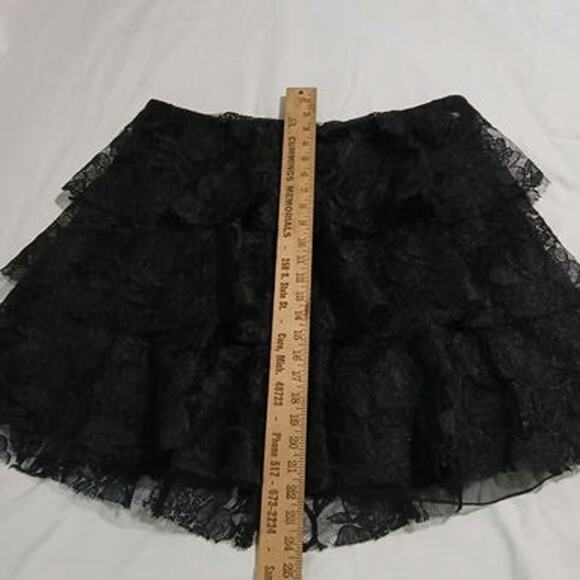 Sachin & Babi Black tiered lace mini skirt Designer XL measurements side-zip - Picture 10 of 13